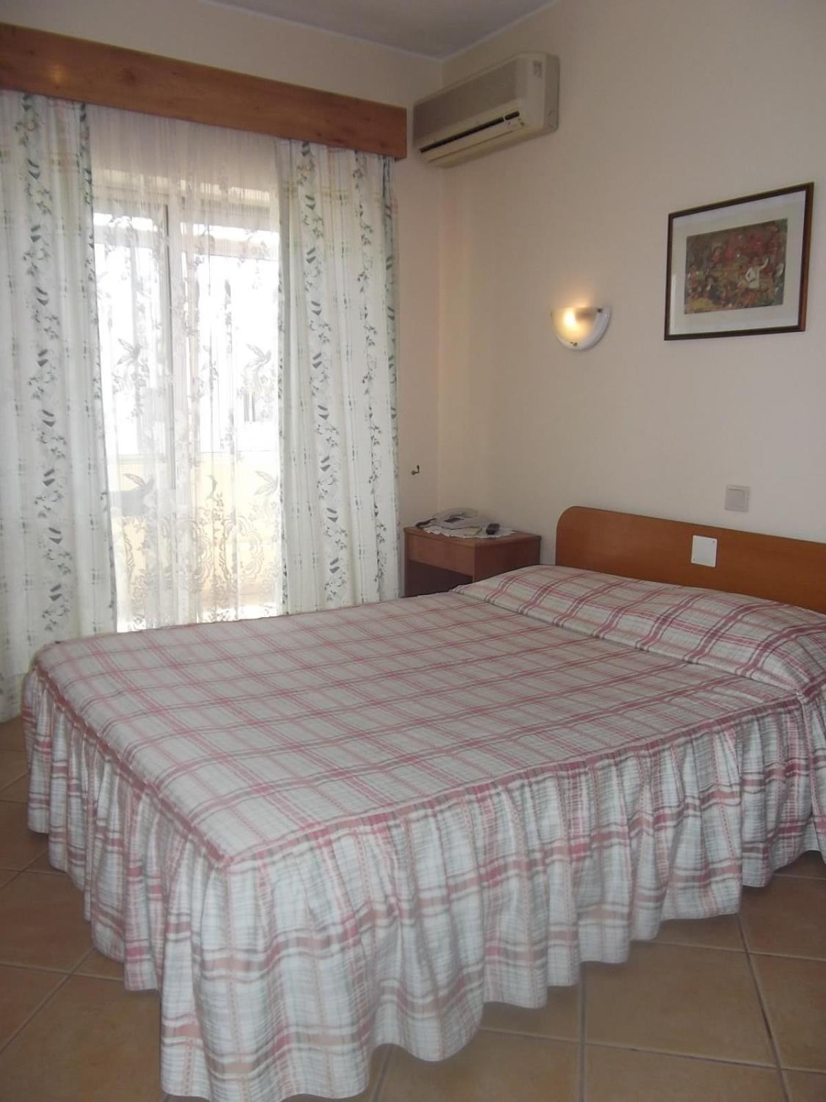 Residencial Nosso Paraiso Bed & Breakfast Quarteira Phòng bức ảnh
