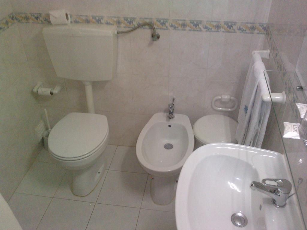 Residencial Nosso Paraiso Bed & Breakfast Quarteira Phòng bức ảnh