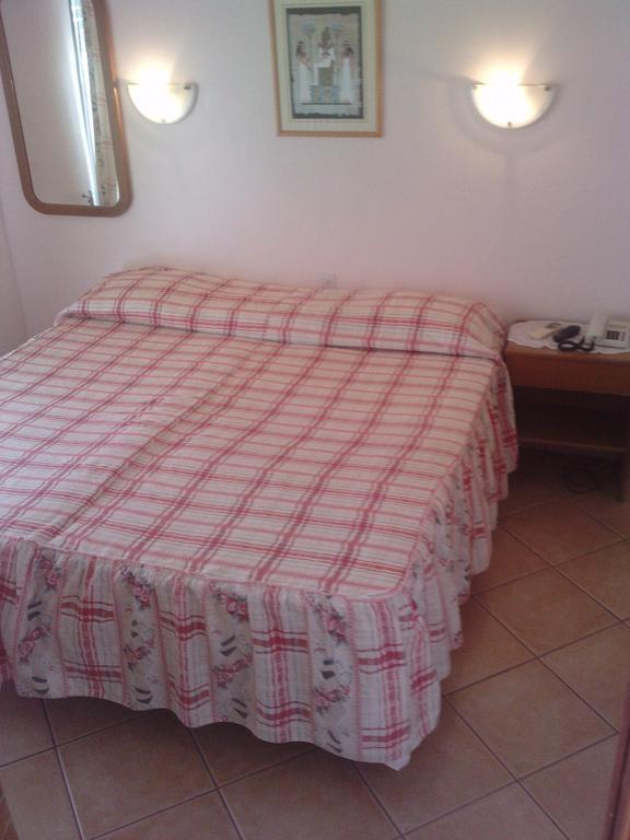 Residencial Nosso Paraiso Bed & Breakfast Quarteira Phòng bức ảnh