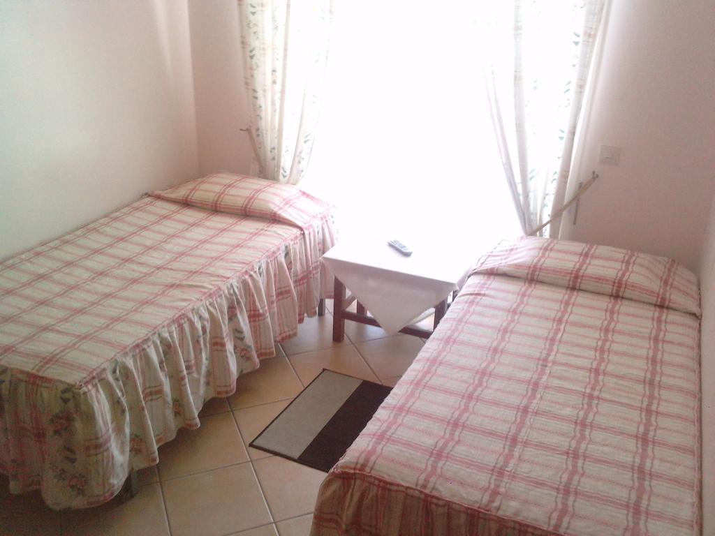 Residencial Nosso Paraiso Bed & Breakfast Quarteira Phòng bức ảnh