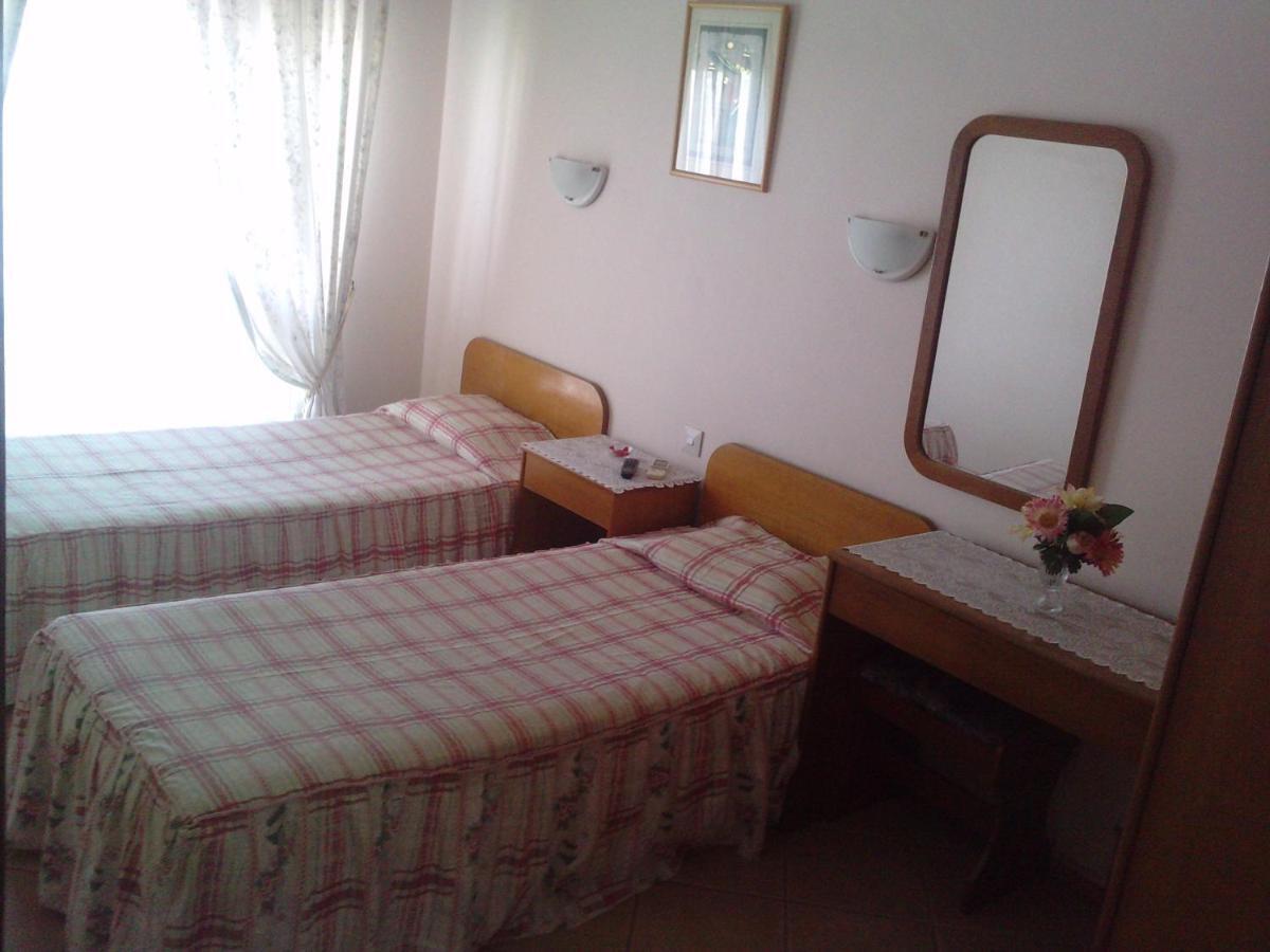 Residencial Nosso Paraiso Bed & Breakfast Quarteira Phòng bức ảnh
